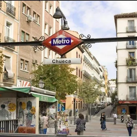 De Madrid A La Luna Exterior photo